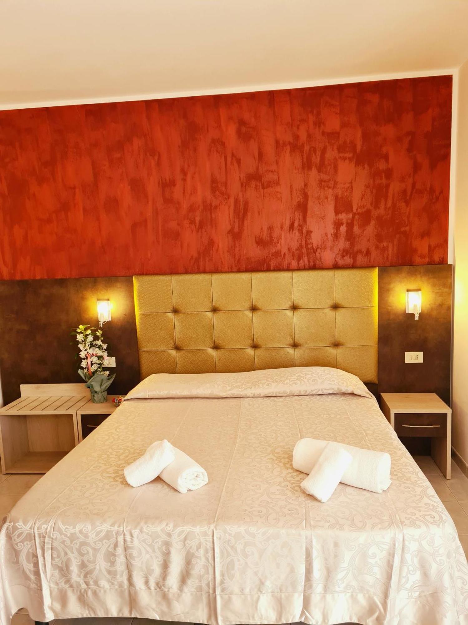 Hotel Laura Чезенатико Номер фото