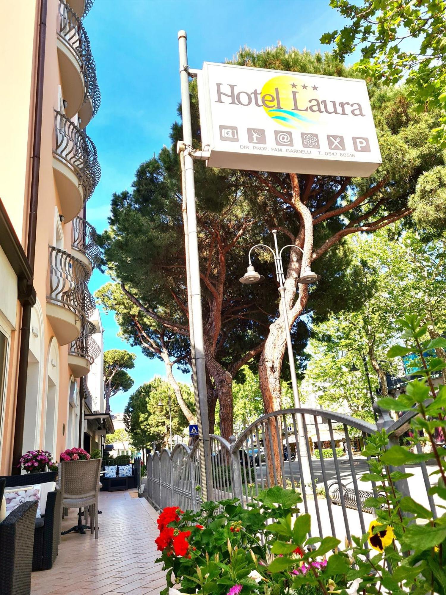Hotel Laura Чезенатико Экстерьер фото